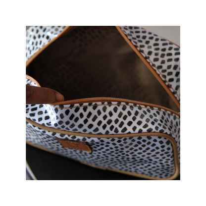 Small Toiletry Bag - Cracked Earth Sand